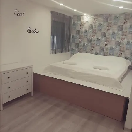 Magnolia Apartman Appartement *